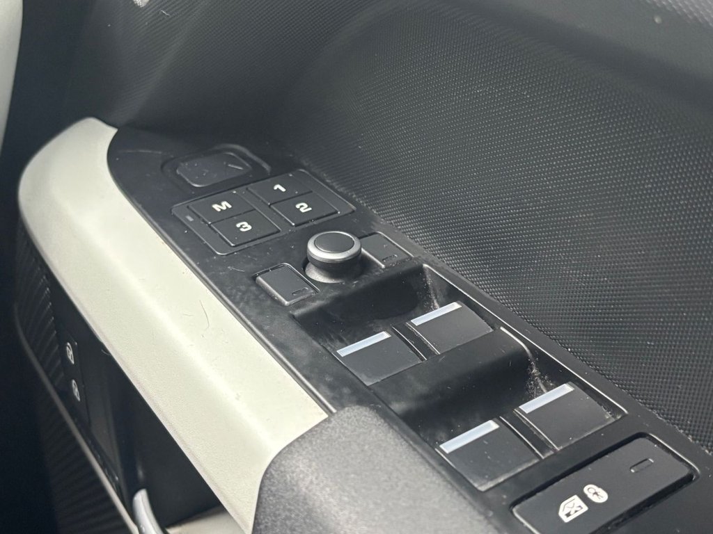 Used Land Rover Defender 2020 for sale - 77212824: Photo 34