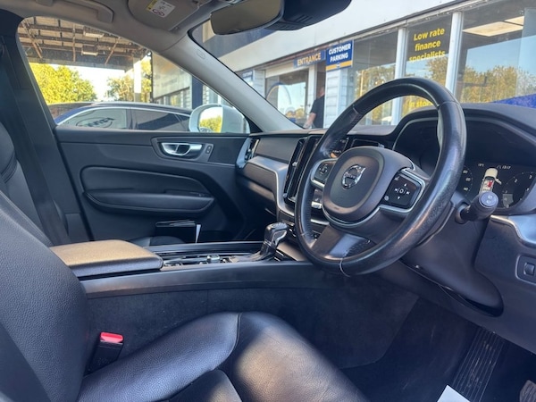 Used Volvo XC60 2019 for sale - 76147334: Photo 2