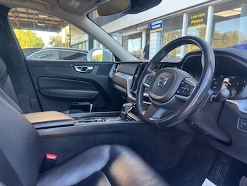 Used Volvo XC60 2019 for sale - 76147334: Photo 2