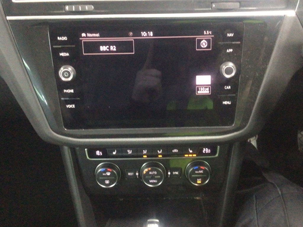 Used Volkswagen Tiguan 2017 for sale - 77959807: Photo 2