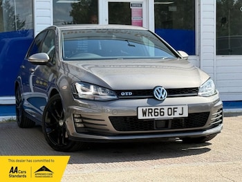 Volkswagen - Golf
