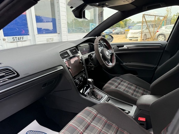 Used Volkswagen Golf 2017 for sale - 76291096: Photo 17