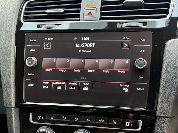 Used Volkswagen Golf 2017 for sale - 76291096: Photo 28