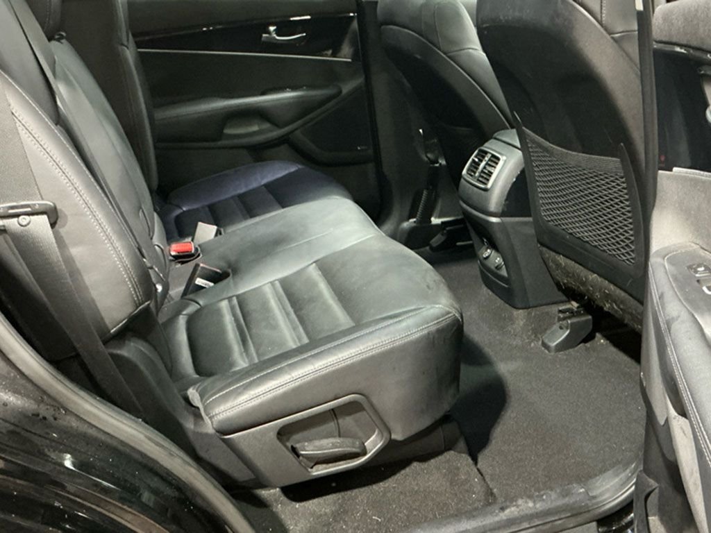 Used Kia Sorento 2017 for sale - 77328047: Photo 4