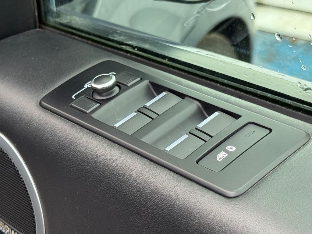 Used Land Rover Discovery 2017 for sale - 76547058: Photo 34