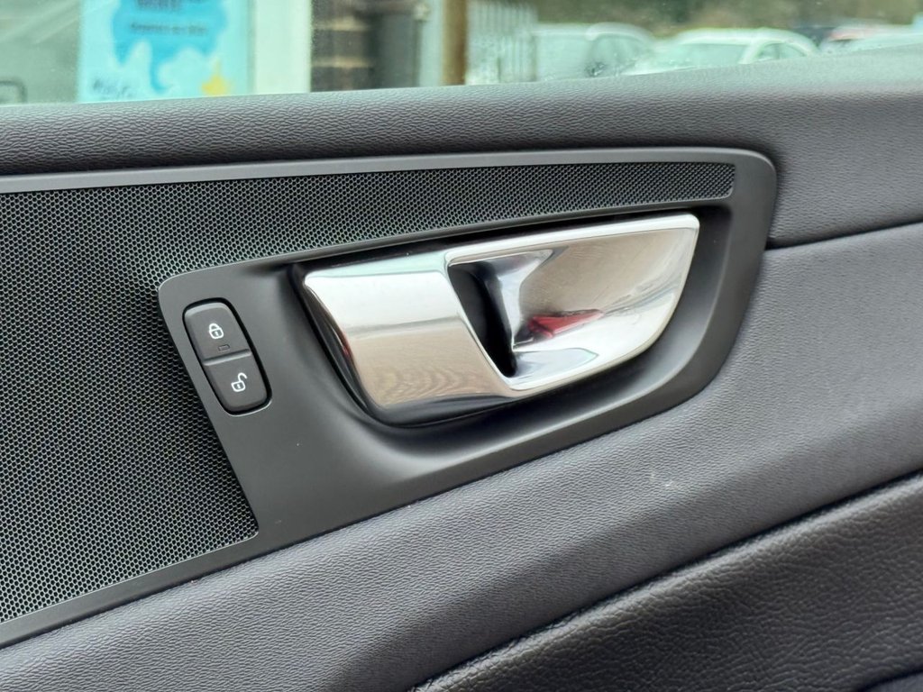 Used Volvo XC60 2019 for sale - 77356773: Photo 33