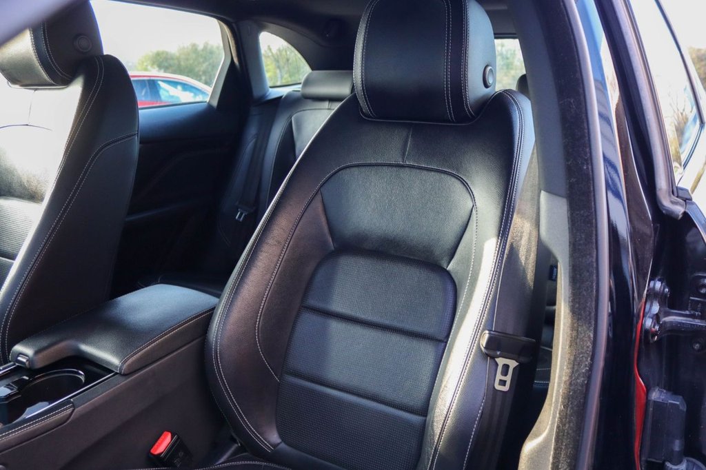 Used Jaguar F-Pace 2017 for sale - 77384058: Photo 16