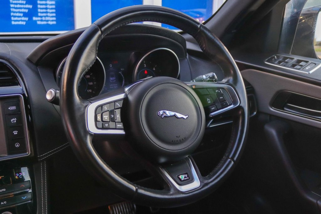 Used Jaguar F-Pace 2017 for sale - 77384058: Photo 22