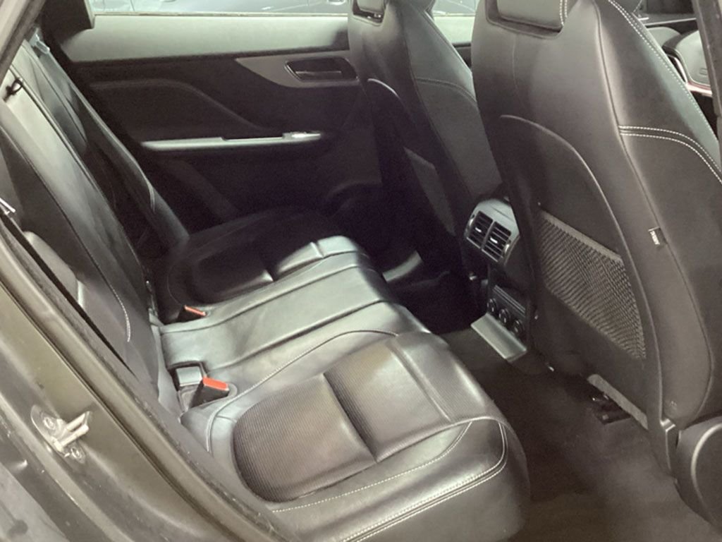 Used Jaguar F-Pace 2017 for sale - 77384058: Photo 4