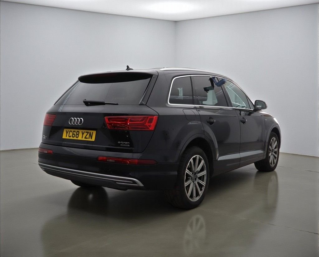 Used Audi Q7 2018 for sale - 76147666: Photo 12