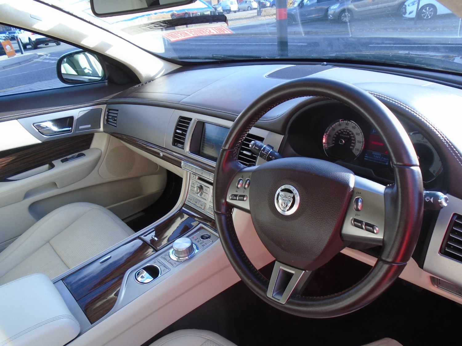 Used Jaguar XF 2011 for sale - 76525935: Photo 11