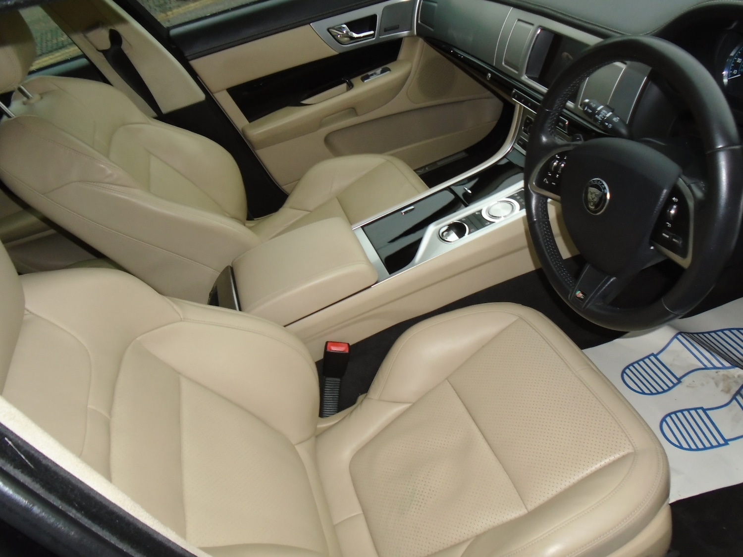 Used Jaguar XF 2014 for sale - 76979748: Photo 11