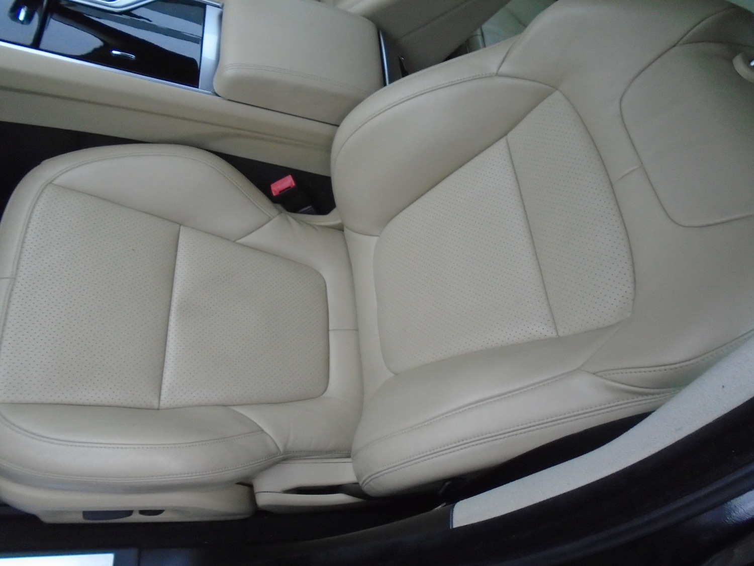 Used Jaguar XF 2014 for sale - 76979748: Photo 19