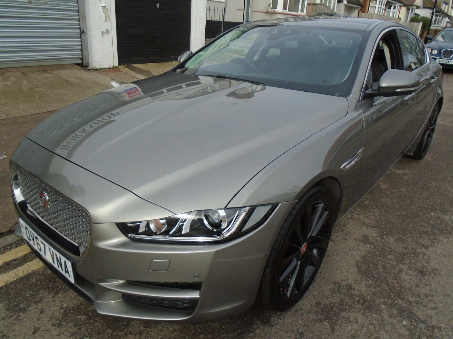 Used Jaguar XE 2017 for sale - 77617176: Photo 3