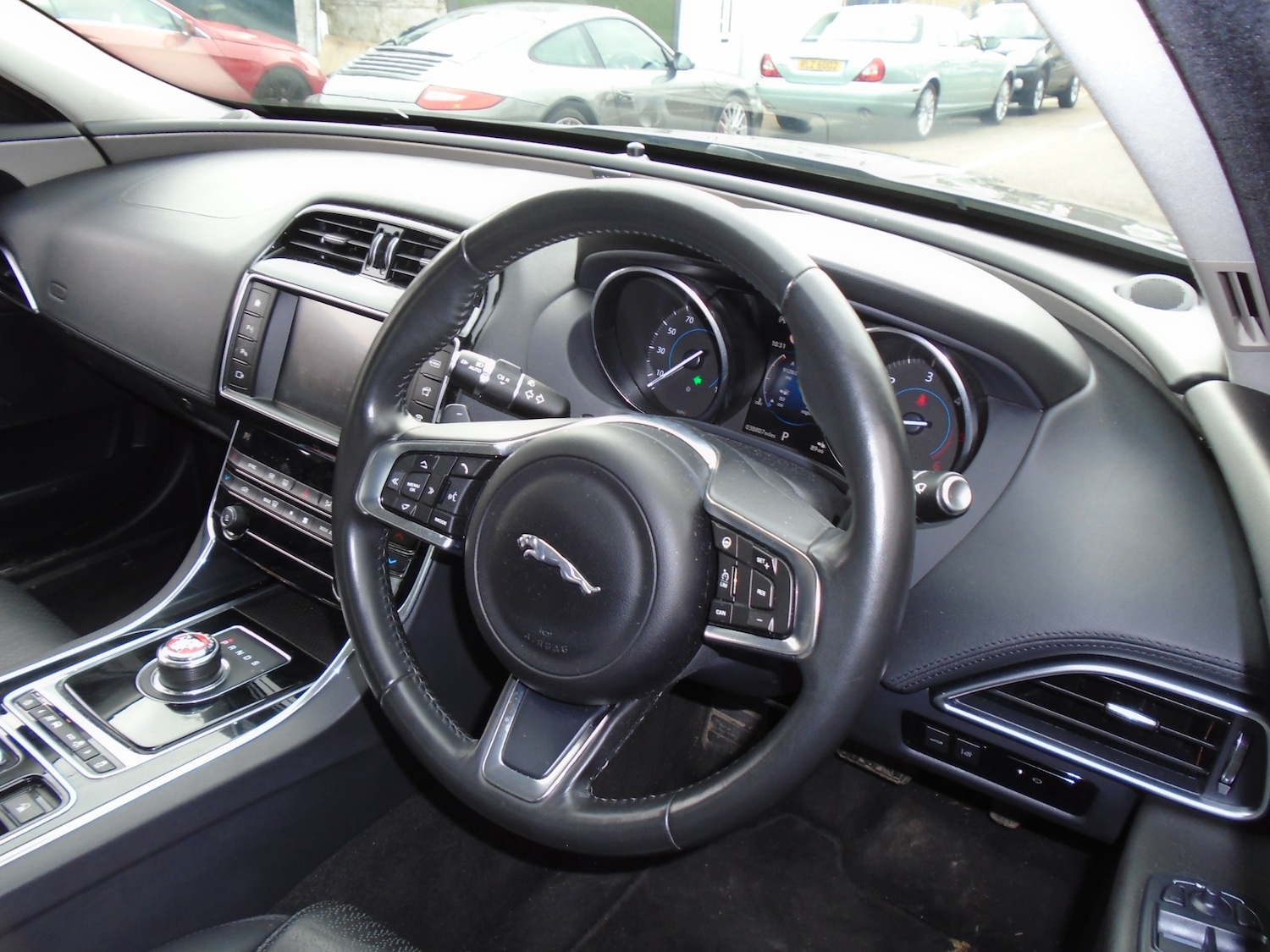 Used Jaguar XE 2017 for sale - 77617176: Photo 9