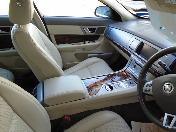 Used Jaguar XF 2010 for sale - 75438606: Photo 13