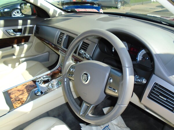 Used Jaguar XF 2010 for sale - 75438606: Photo 9