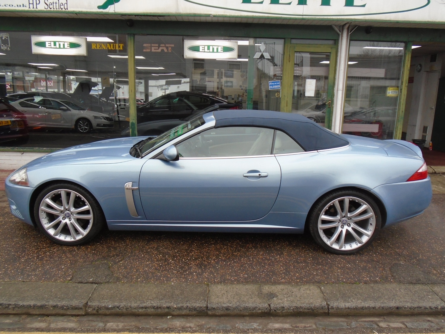 Used Jaguar XKR 2008 for sale - 77364780: Photo 4