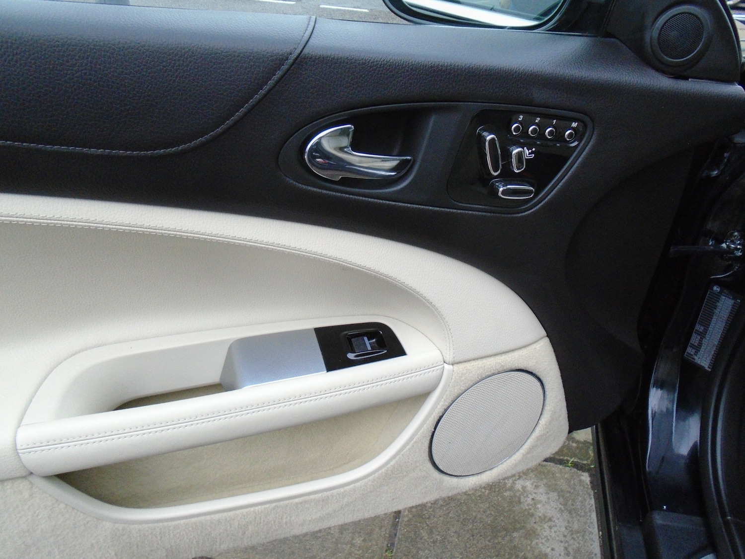 Used Jaguar XK 2011 for sale - 77023488: Photo 15