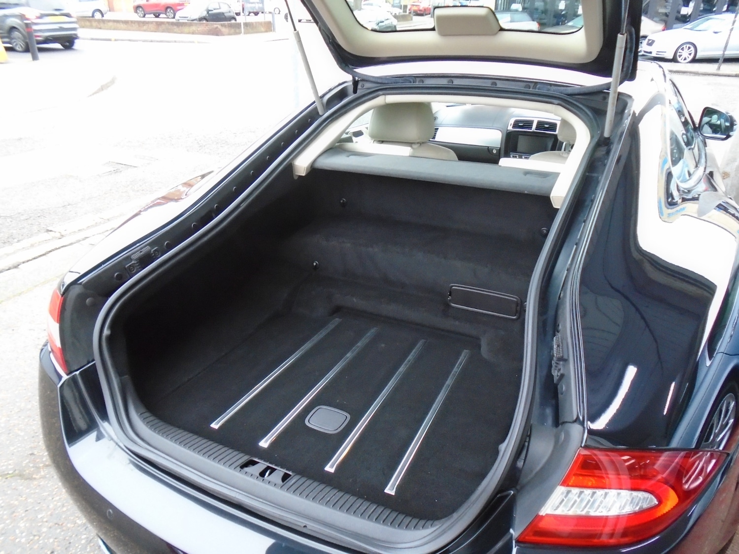 Used Jaguar XK 2011 for sale - 77023488: Photo 16