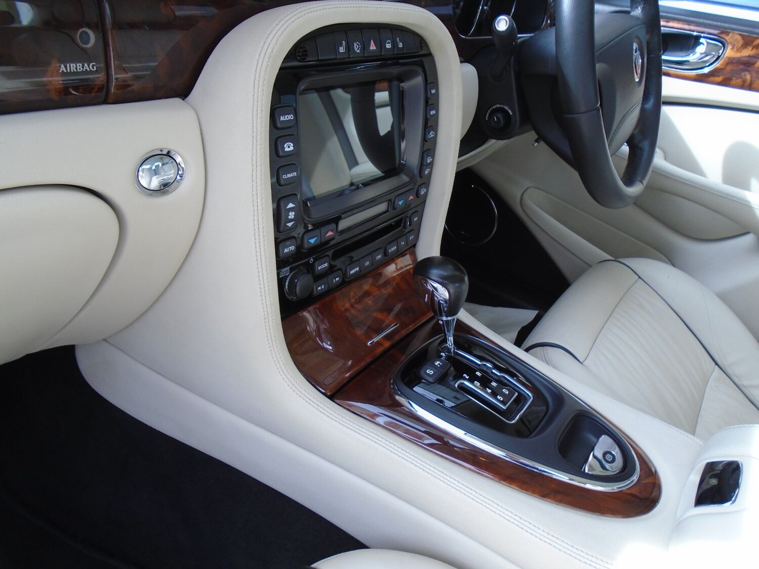 Used Jaguar XJ 2007 for sale - 78060547: Photo 17