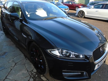 Used Jaguar XF 2014 for sale - 77196335: Photo