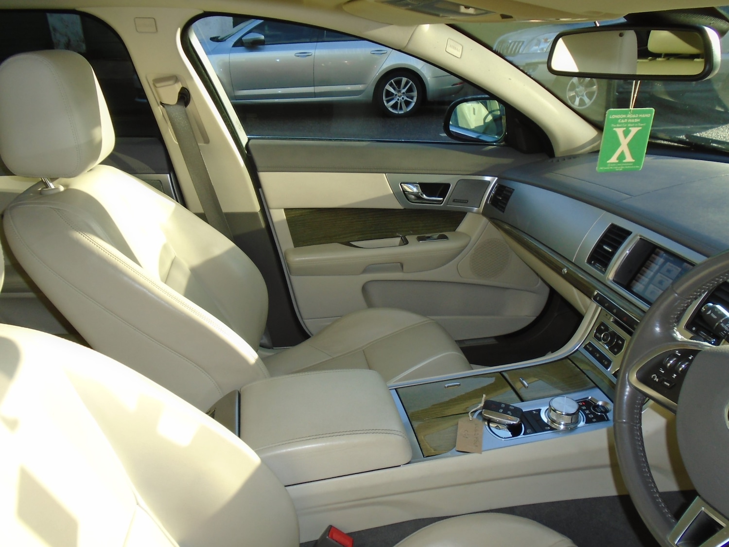 Used Jaguar XF 2013 for sale - 76830851: Photo 20