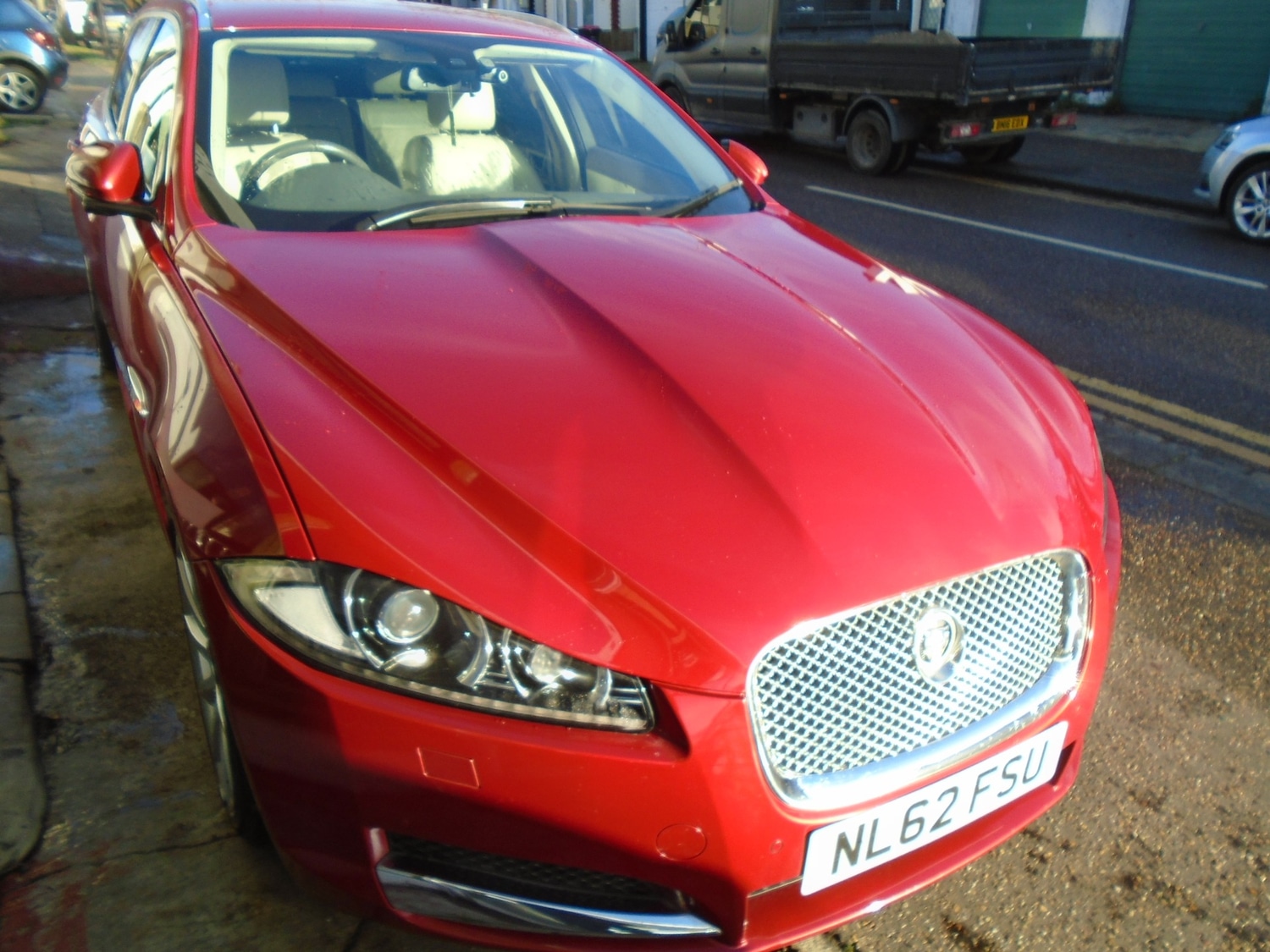 Used Jaguar XF 2013 for sale - 76830851: Photo 4