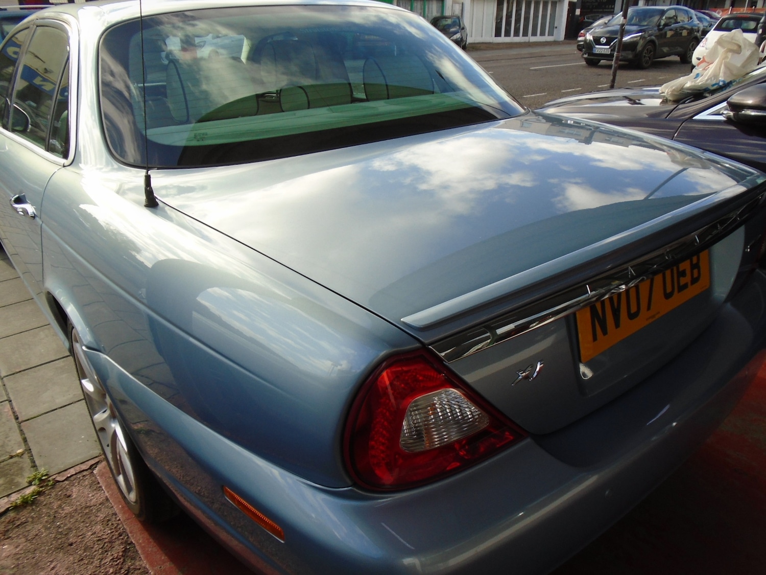 Used Jaguar XJ 2007 for sale - 76436442: Photo 11