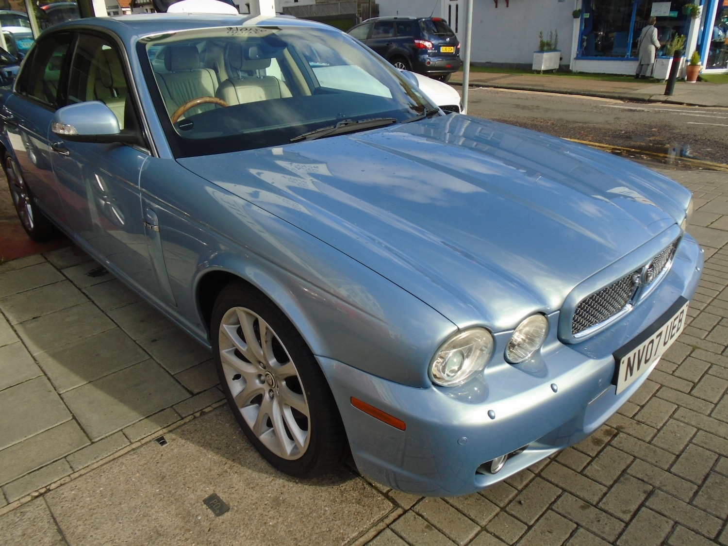 Used Jaguar XJ 2007 for sale - 76436442: Photo 4
