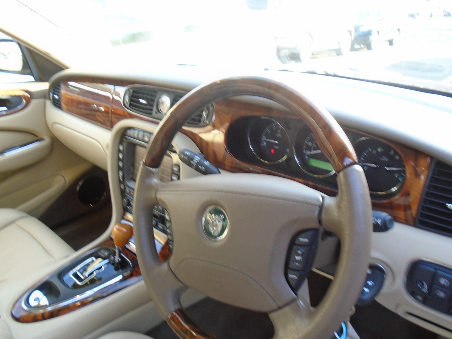Used Jaguar XJ 2005 for sale - 76566388: Photo 11