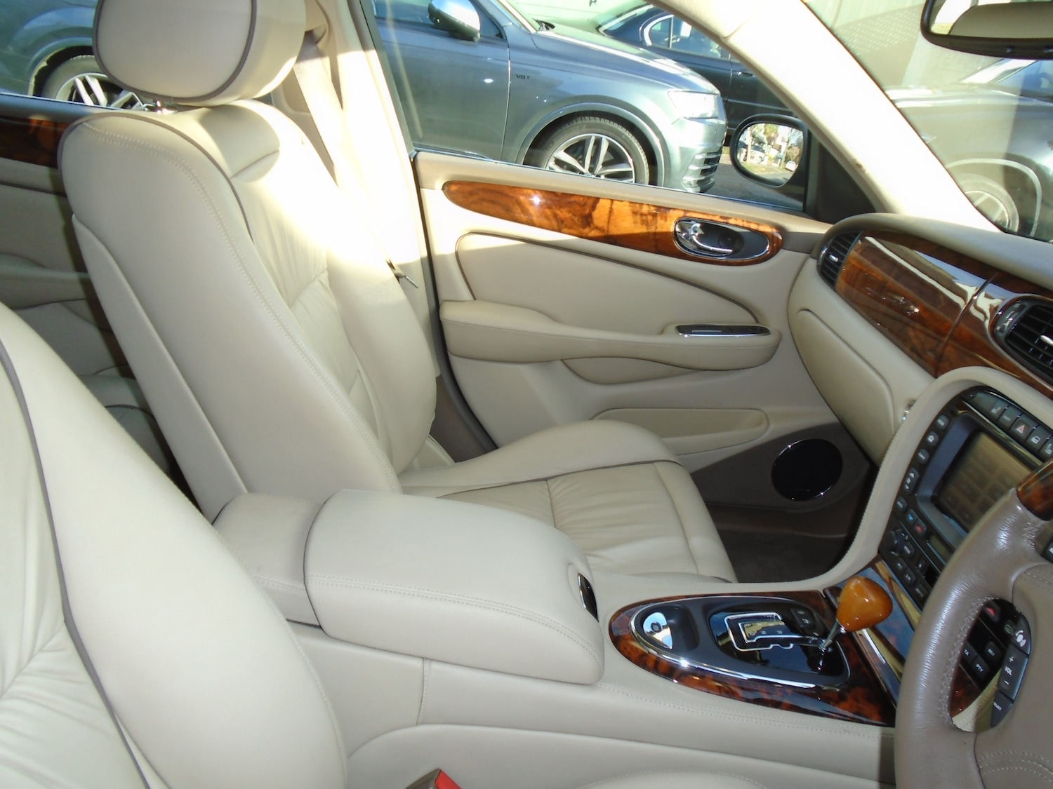 Used Jaguar XJ 2005 for sale - 76566388: Photo 13