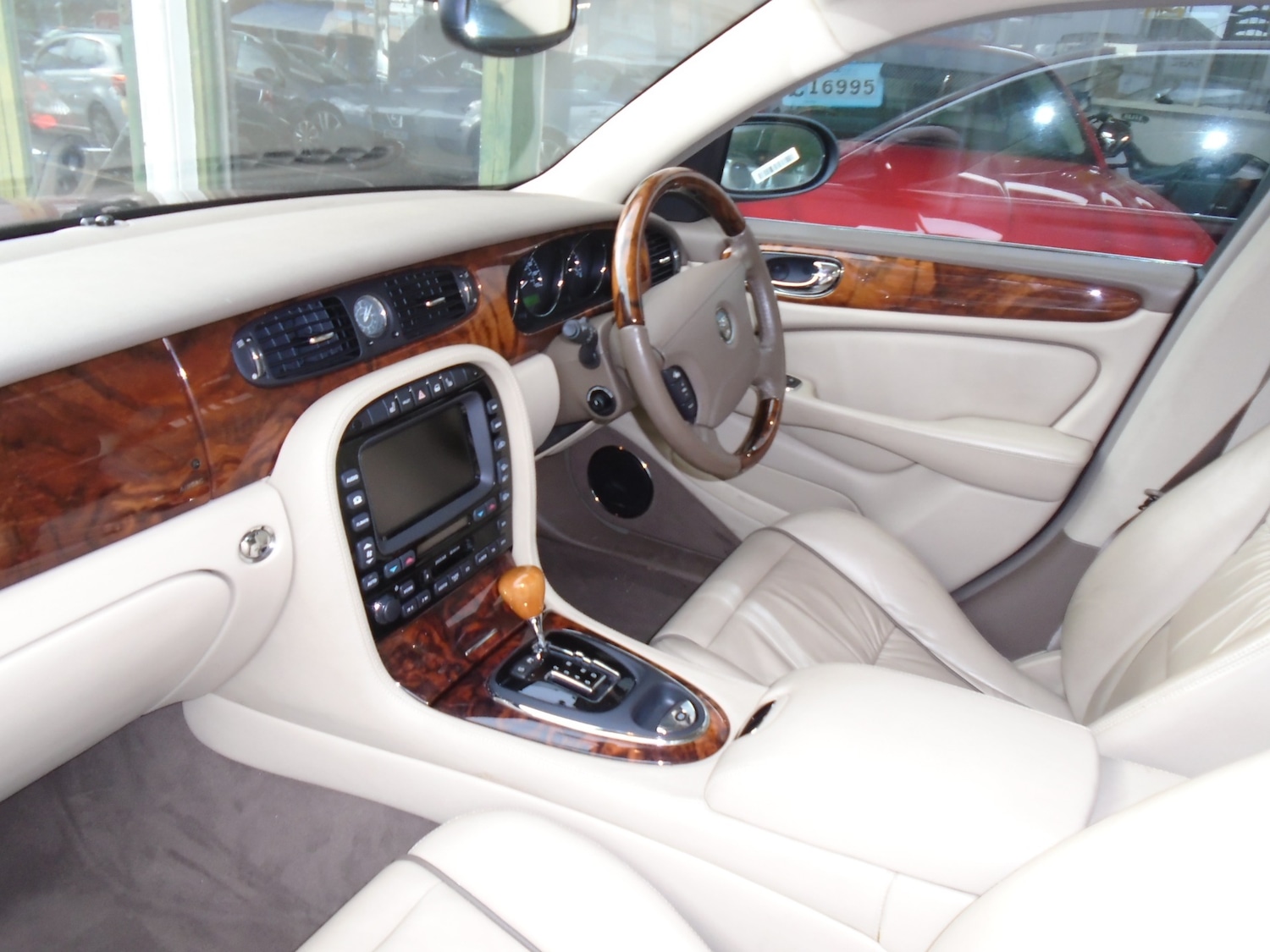 Used Jaguar XJ 2005 for sale - 76566388: Photo 19