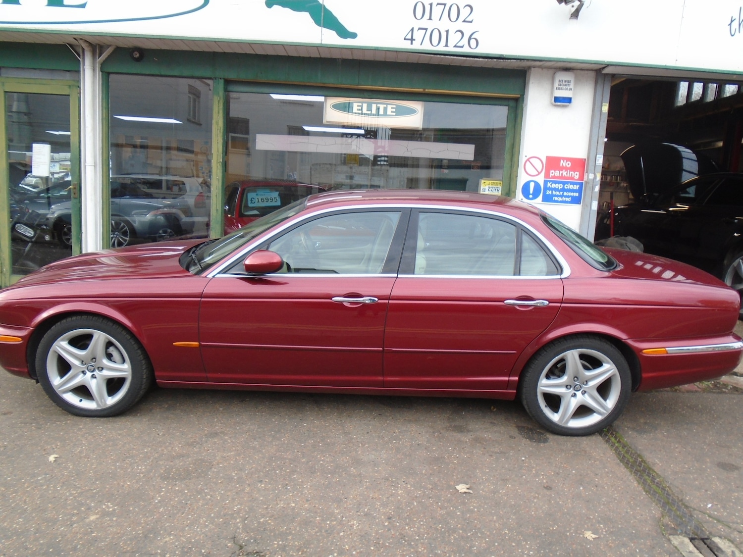 Used Jaguar XJ 2005 for sale - 76566388: Photo 9