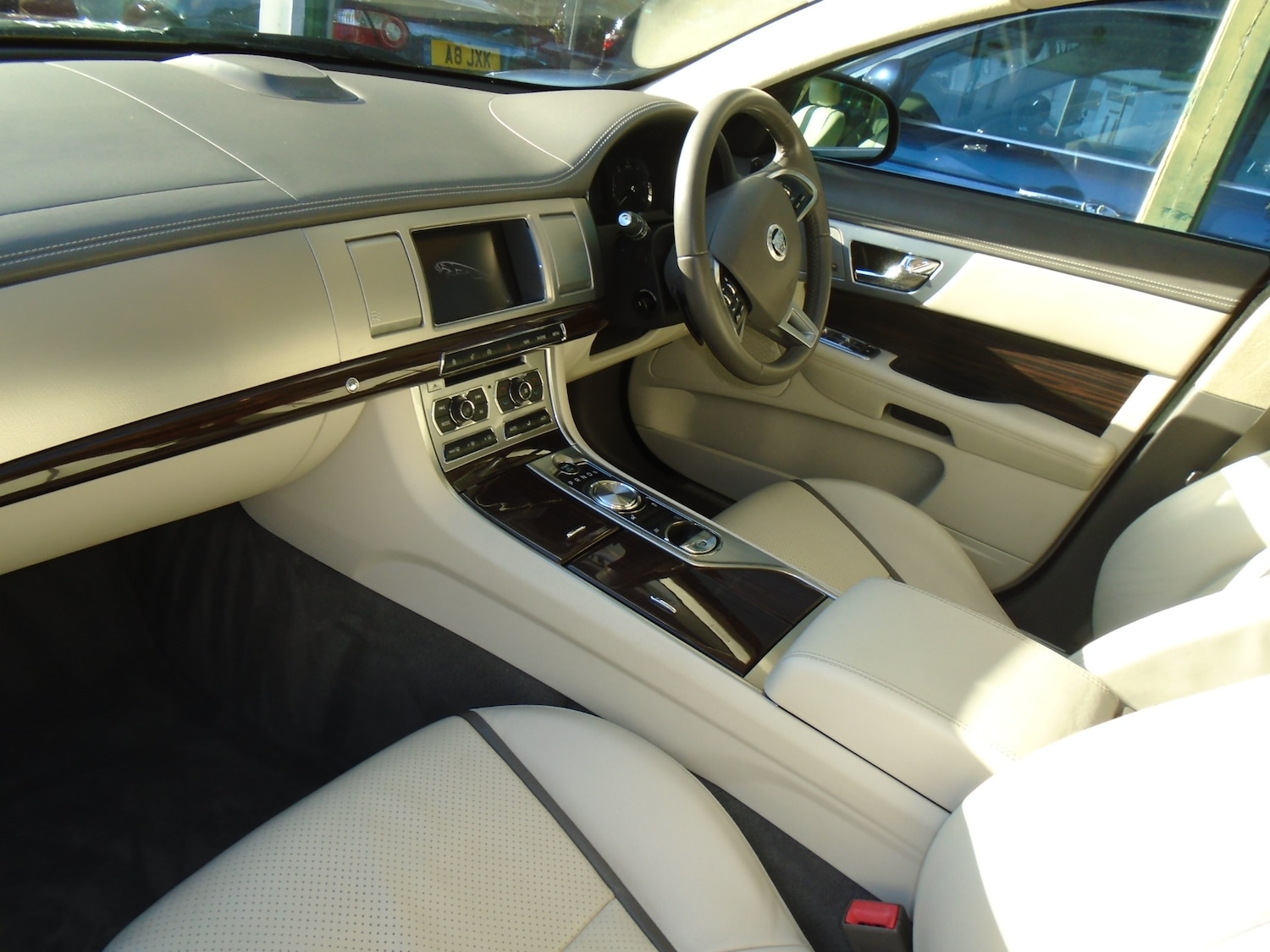 Used Jaguar XF 2013 for sale - 76637521: Photo 10