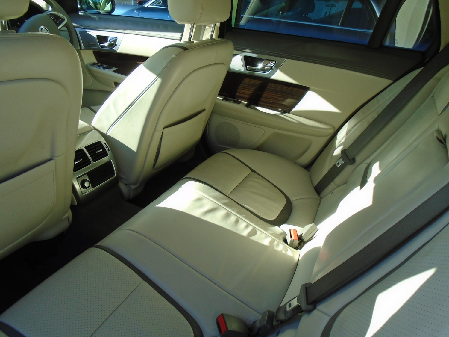 Used Jaguar XF 2013 for sale - 76637521: Photo 13