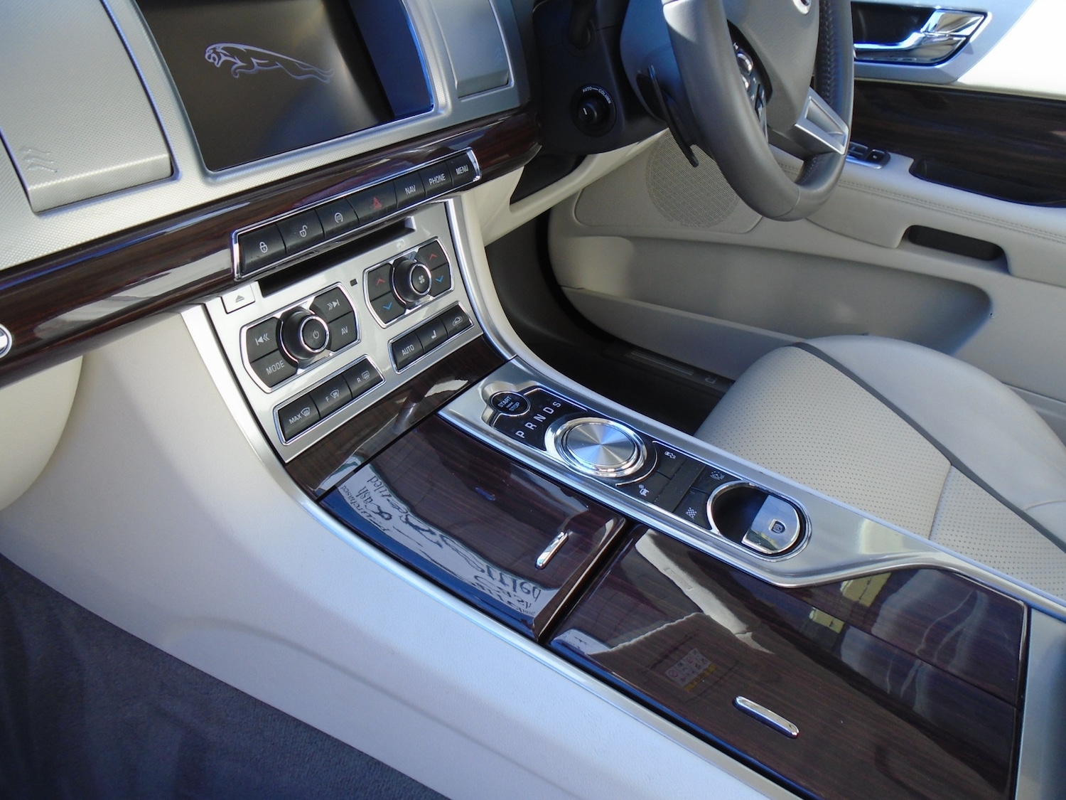 Used Jaguar XF 2013 for sale - 76637521: Photo 14