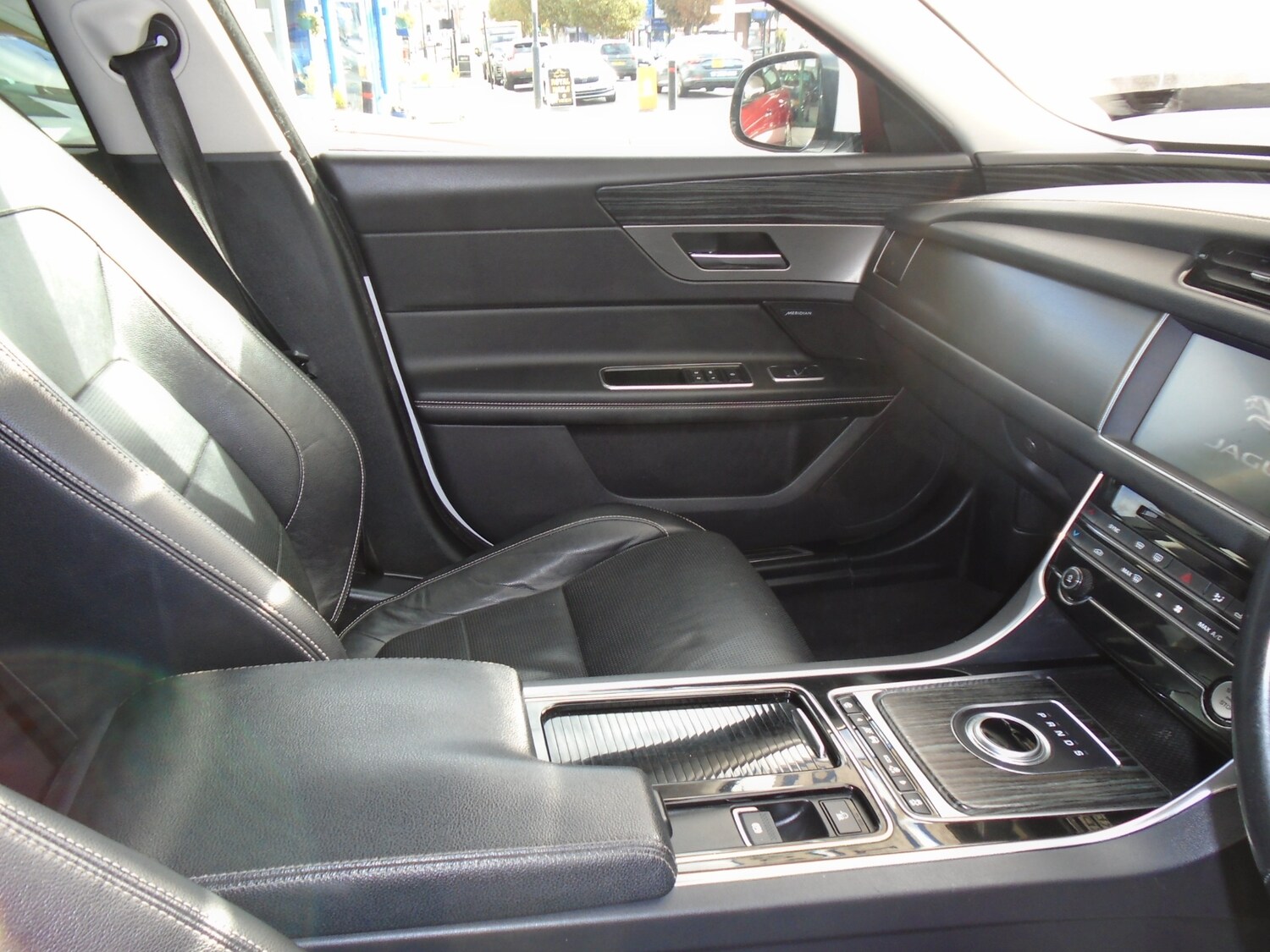 Used Jaguar XF 2018 for sale - 76381894: Photo 11