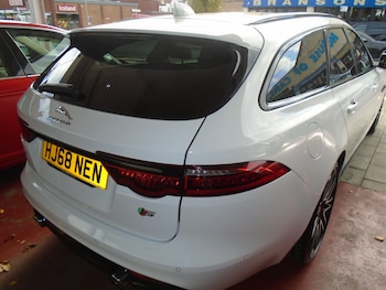 Used Jaguar XF 2018 for sale - 76381894: Photo