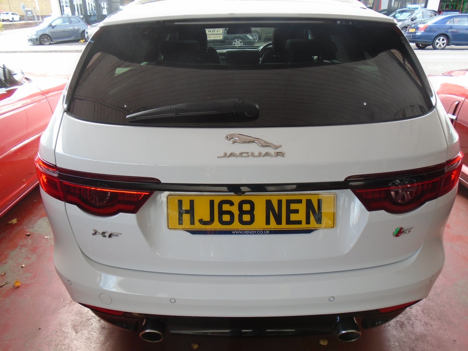 Used Jaguar XF 2018 for sale - 76381894: Photo 5
