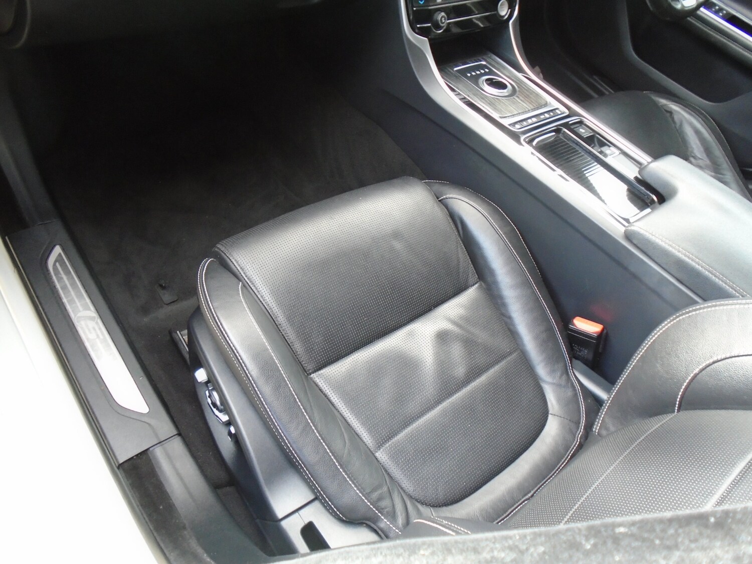 Used Jaguar XF 2018 for sale - 76381894: Photo 9