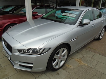 Used Jaguar XE 2015 for sale - 75567502: Photo