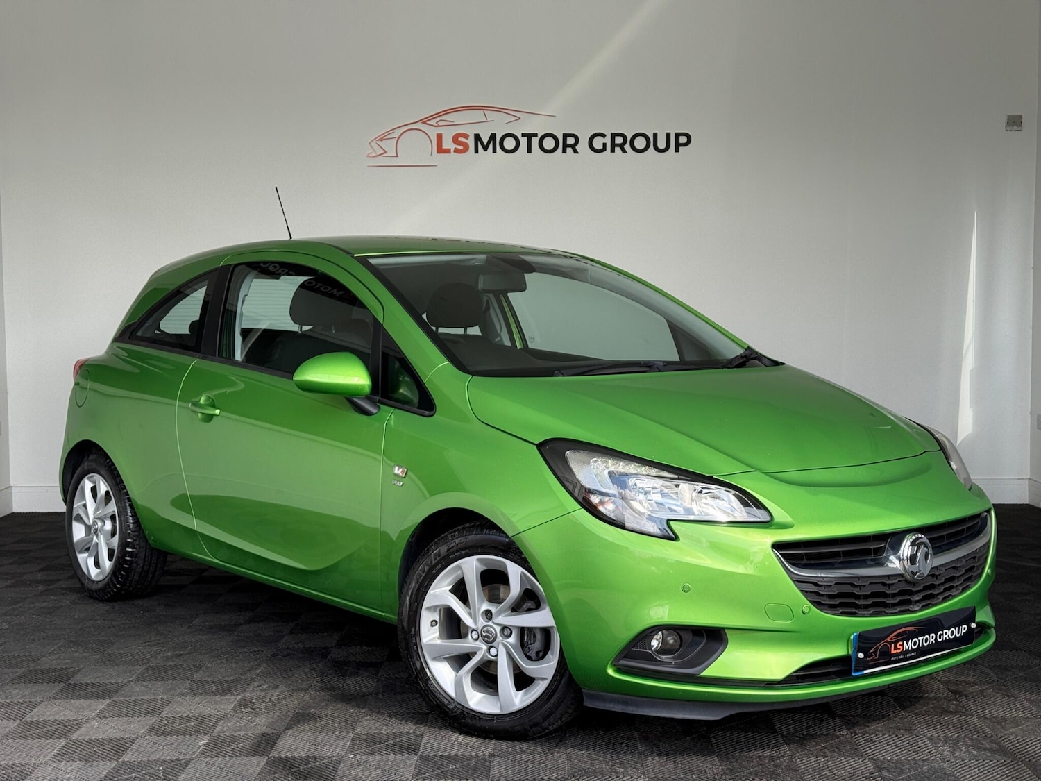 Used Vauxhall Corsa 2016 for sale - 76433265: Photo 1