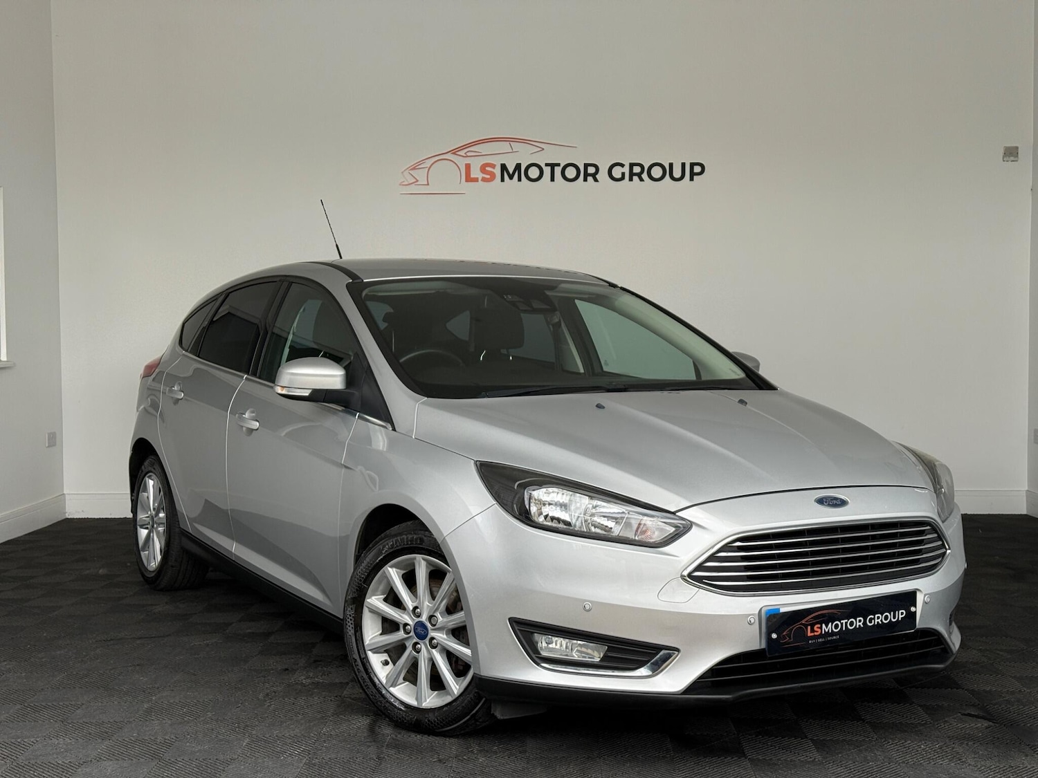 Used Ford Focus 2016 for sale - 76433351: Photo 1