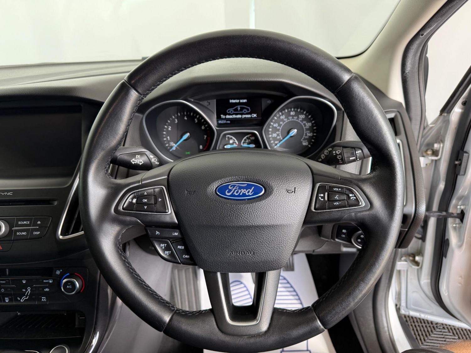 Used Ford Focus 2016 for sale - 76433351: Photo 19