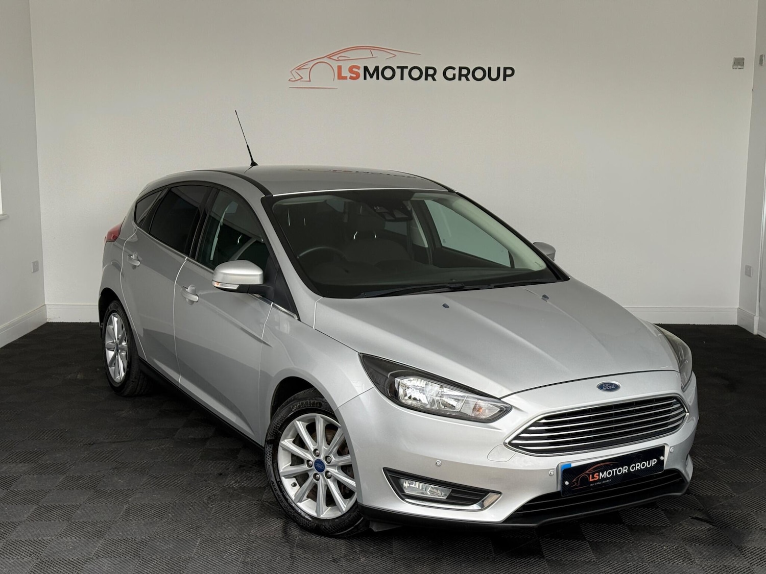 Used Ford Focus 2016 for sale - 76433351: Photo 2