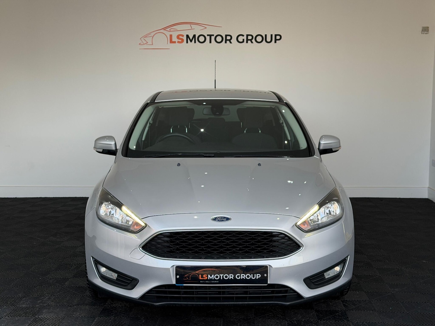 Used Ford Focus 2015 for sale - 76759373: Photo 2
