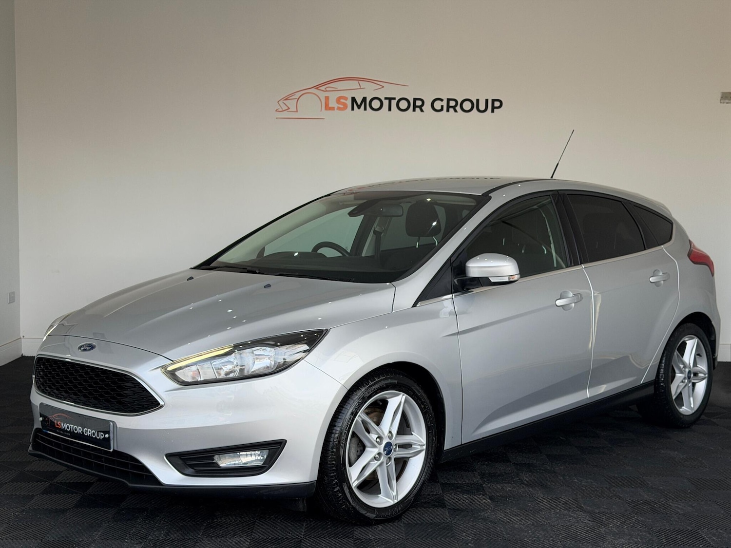 Used Ford Focus 2015 for sale - 76759373: Photo 4
