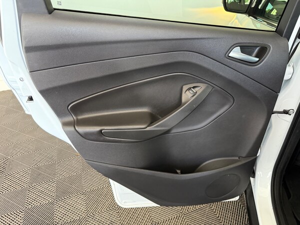 Used Ford Kuga 2017 for sale - 76336568: Photo 41