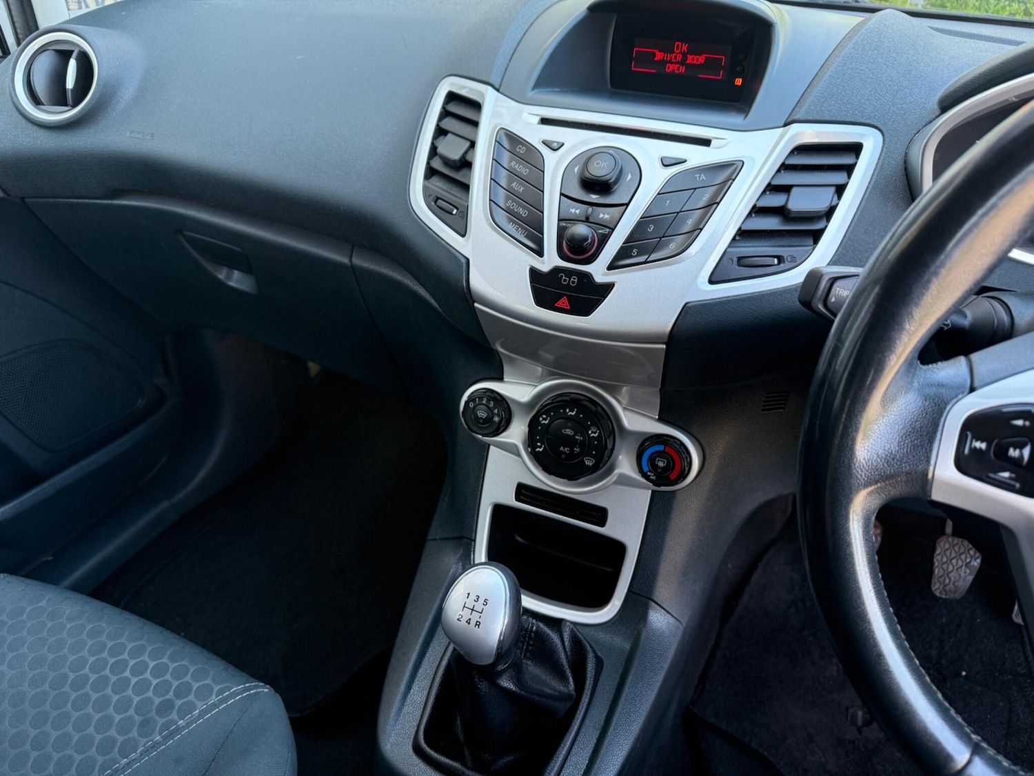 Used Ford Fiesta 2012 for sale - 76538592: Photo 9